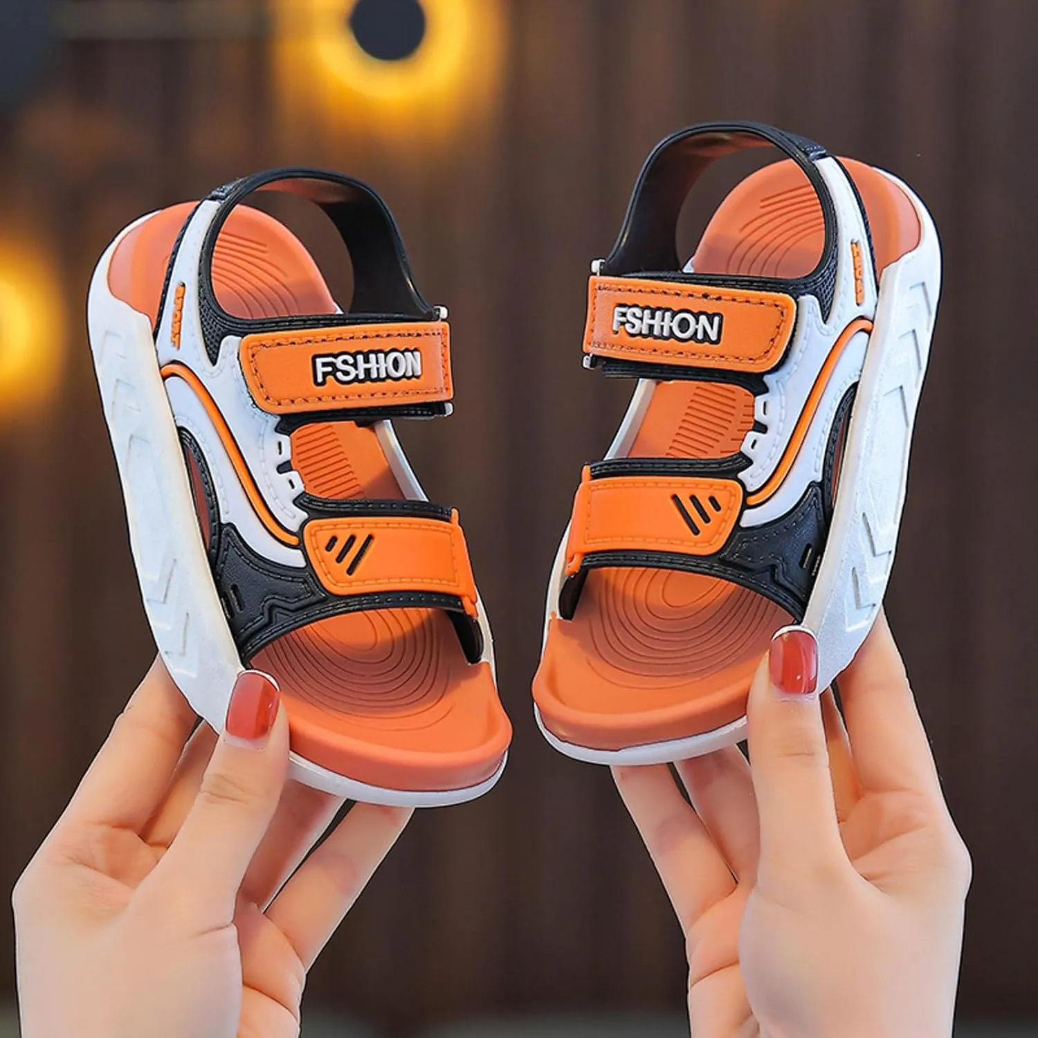 Boys' Casual and Comfortable Sandals Non Slip Soft Sole Boys' Middle and Large Children's Non Slip Beach Girls Sandal
