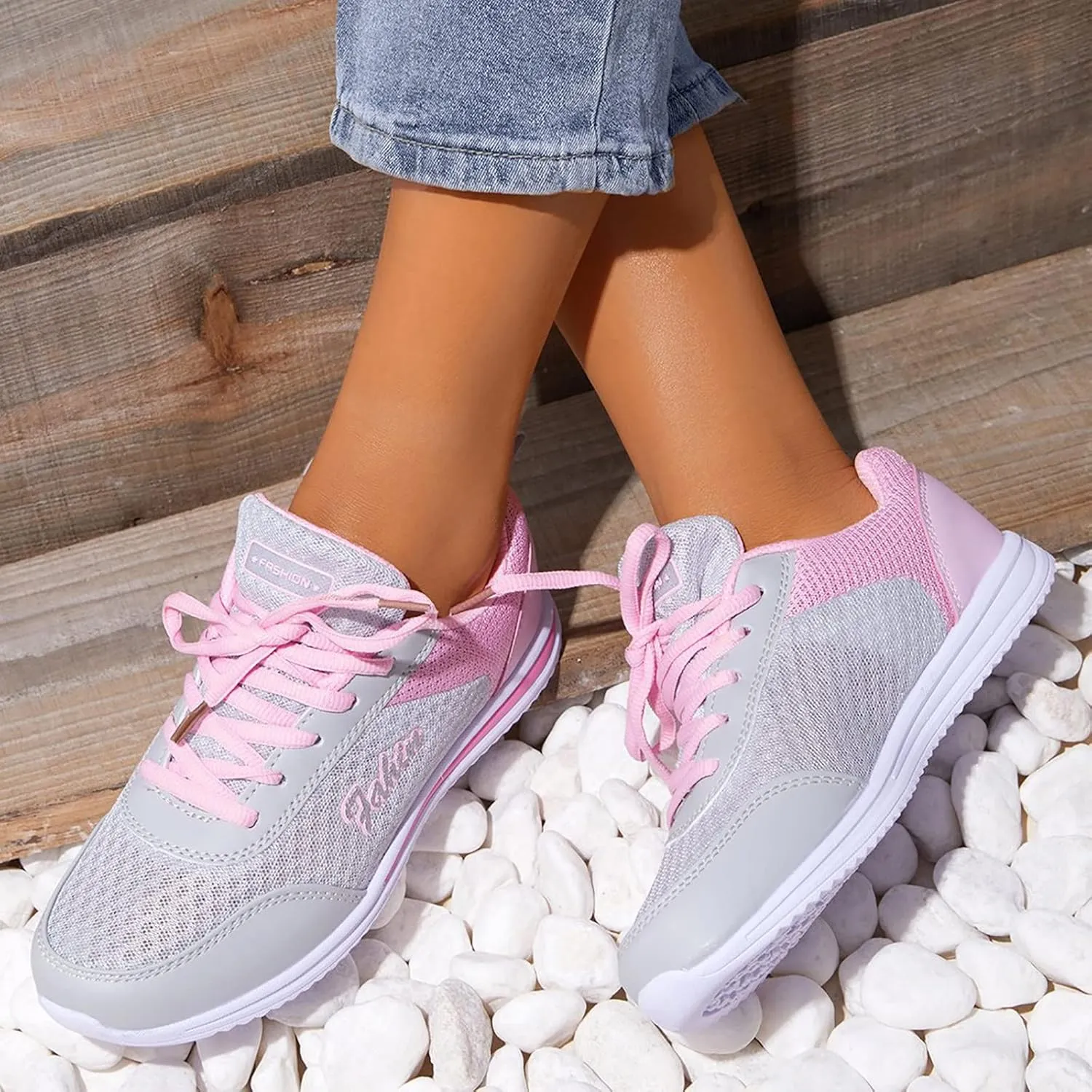 Comfortable Walking Shoes Women Breathable Mesh Lace Up Athletic Shoes Casual Fashion Lightweigh Non Slip Walking Shoes