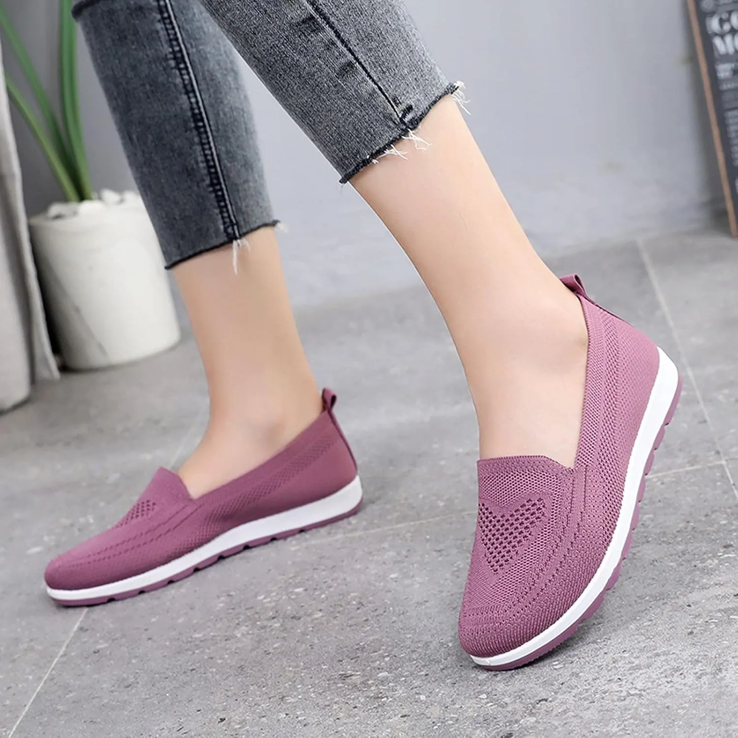 Women Breathable Mesh Slip On Shoes Casual Comfortable Walking Sneakers Lightweight Flats Non Slip Loafers